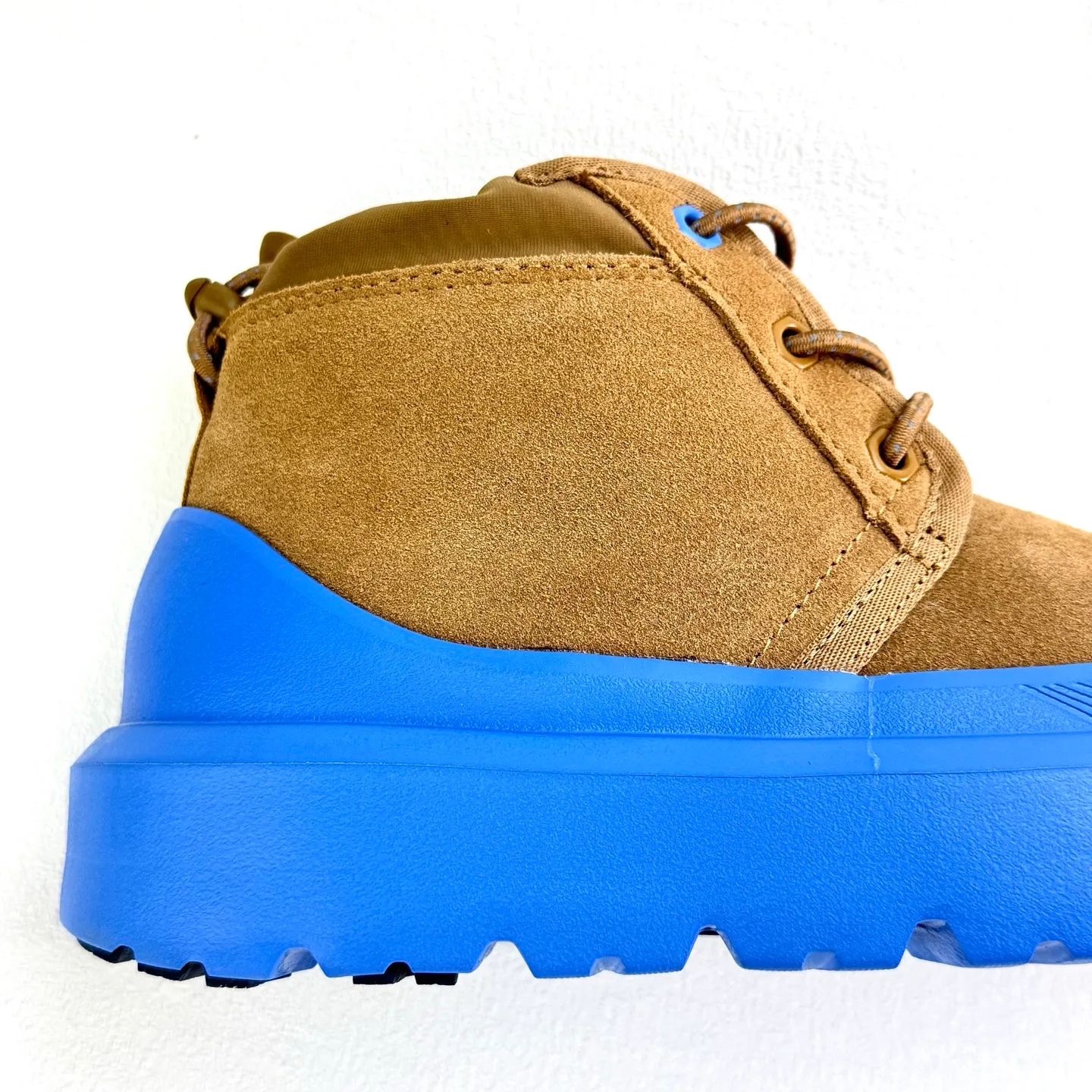 Local 💰600 [Wang Yibo's same style 3991UGG waterproof Tasman high top] The upper is made of high-mercerized cow suede, with fine texture and good gloss, non-currency cow suede! The outsole is made of a combination of injection molding and IP foam (referred to as the original sole). It requires multiple processes and high costs. It is lightweight and feels better on your feet. It is a one-piece, ready-made outsole that is not a currency! Sheep fur lining, warm and skin-friendly size: 35 36 37 38 39 40 41 42 43 44 45